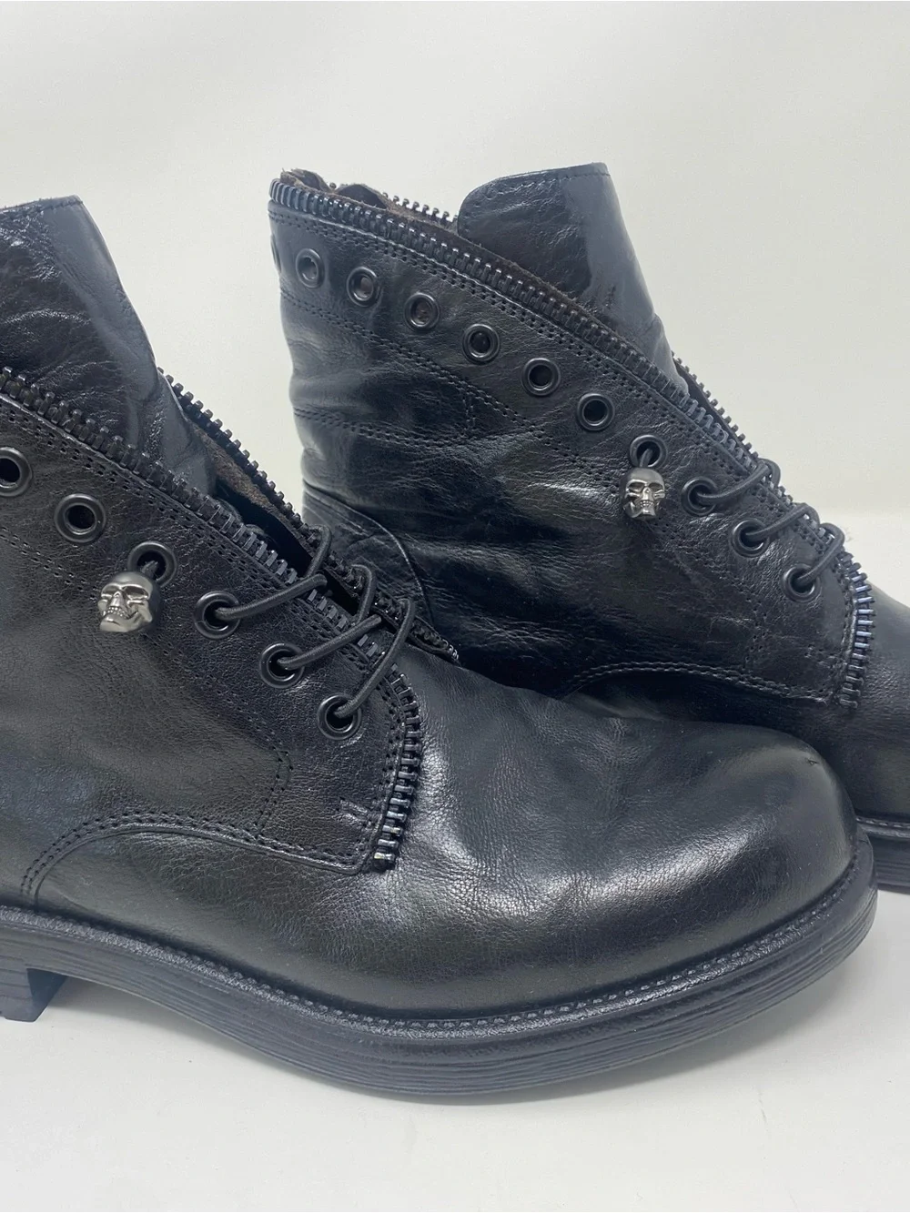 TJ Collection Black Combat, Side Zipper, Leather Ankle Boots,Skull Charm